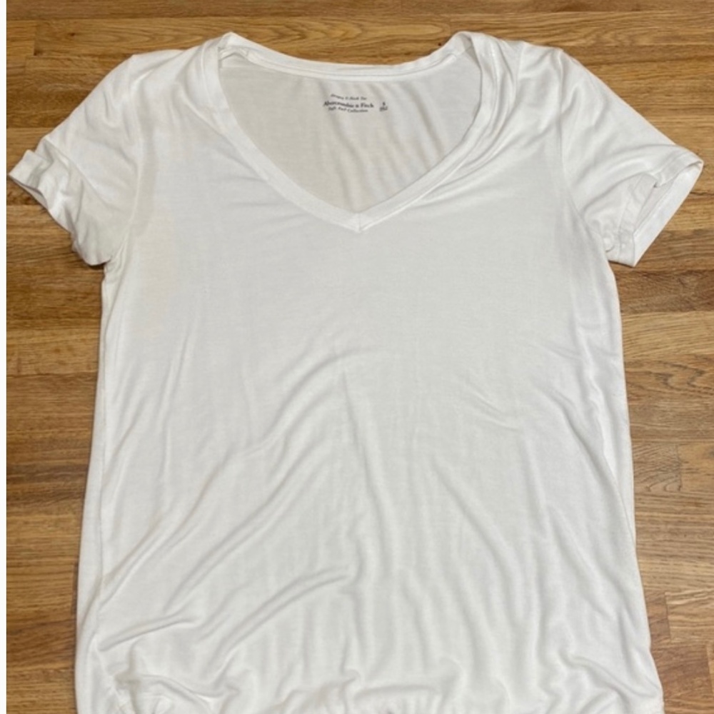 Abercrombie & Fitch Soft Drapey V-Neck Tee